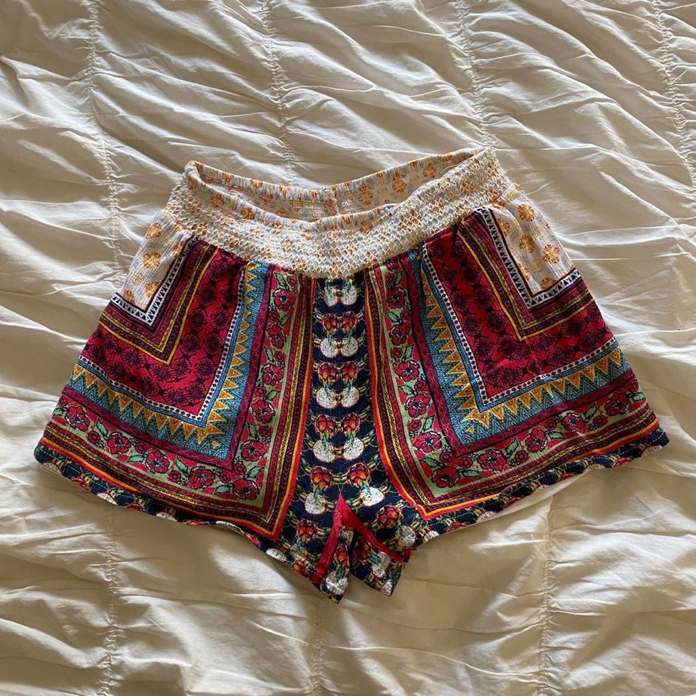Fun summer pattern shorts💖